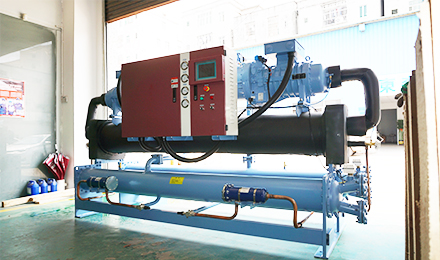 夏季做好冷水機維護(hù)與保養(yǎng)是很重要的環(huán)節(jié)